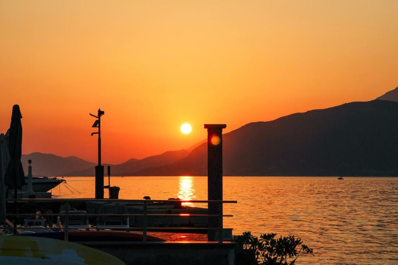 Apartments Tramonto Tivat Exteriör bild