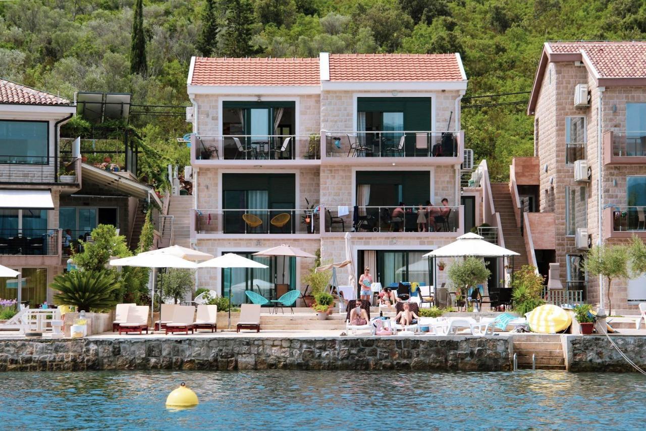 Apartments Tramonto Tivat Exteriör bild